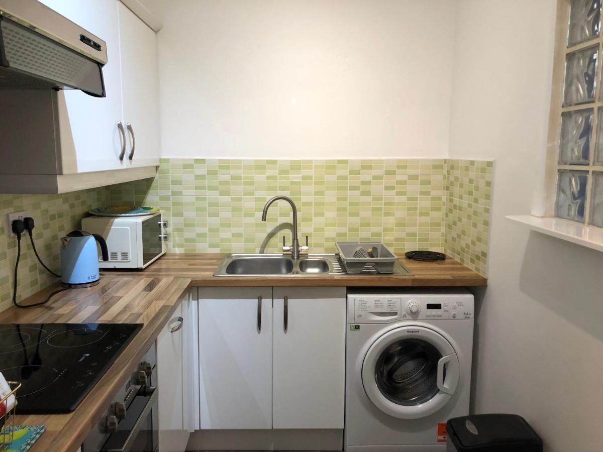 Stylish Apartment With Secure Parking Close To City Chester Exterior photo